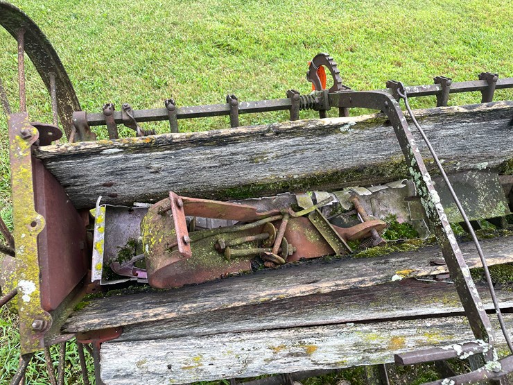 #7494-•-antique-seeder-image-11