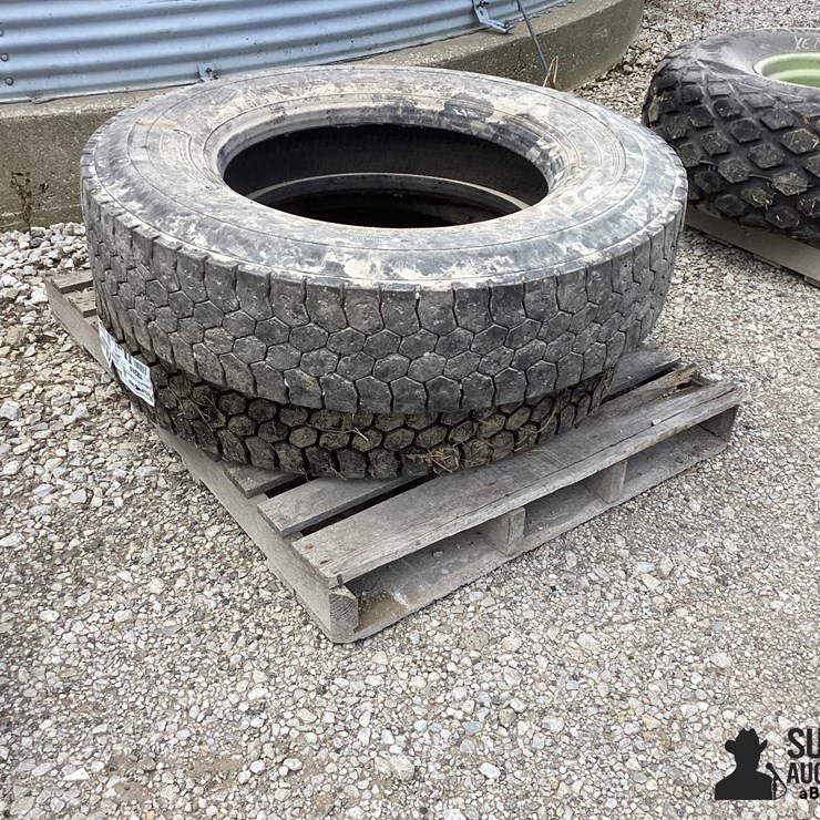 11R24.5 Tires