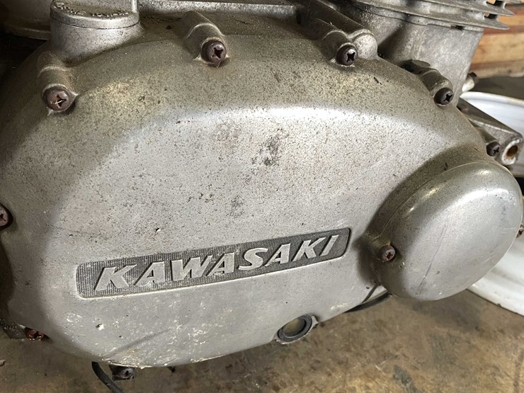 #2114-•-kawasaki-motorcycle-engine-(cw)-image-7