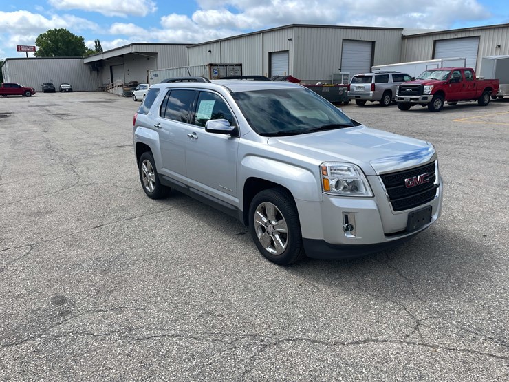 #1292-•-2015-gmc-terrain-awd-(has-wi-title)-(of)-image-4