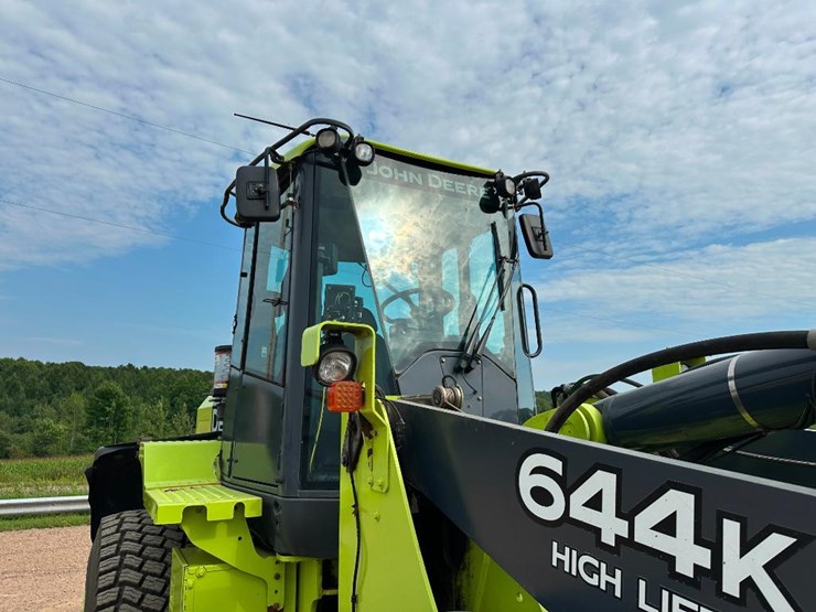 2010-deere-644k-image-14