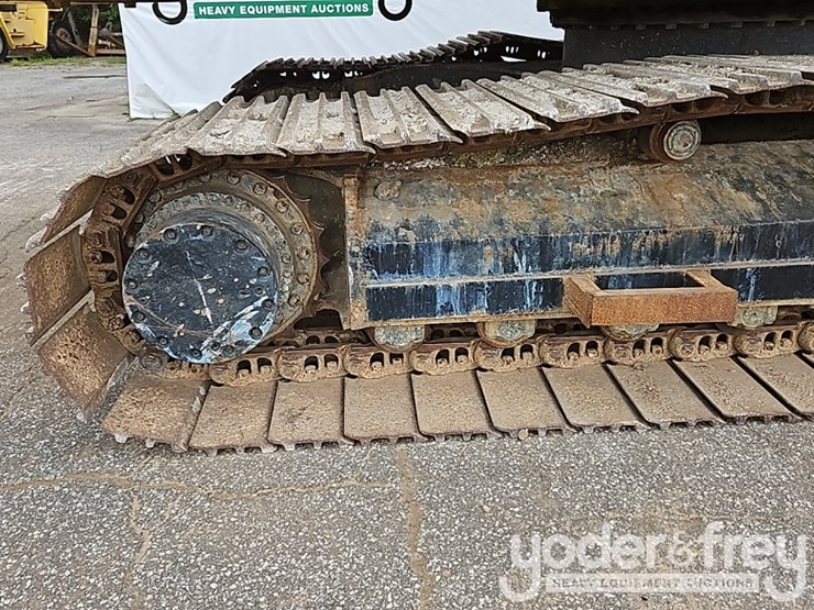 2011-deere-250g-lc-image-15