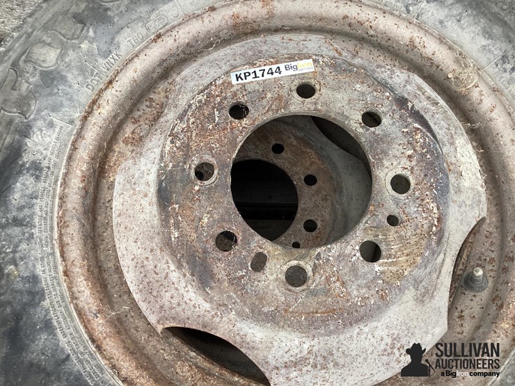 8.75r16.5-tires-&-rim-image-15