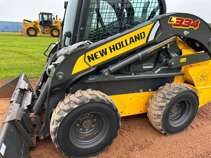 2021-new-holland-l334-image-10