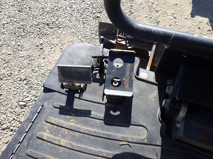 2019-deere-17g-image-28