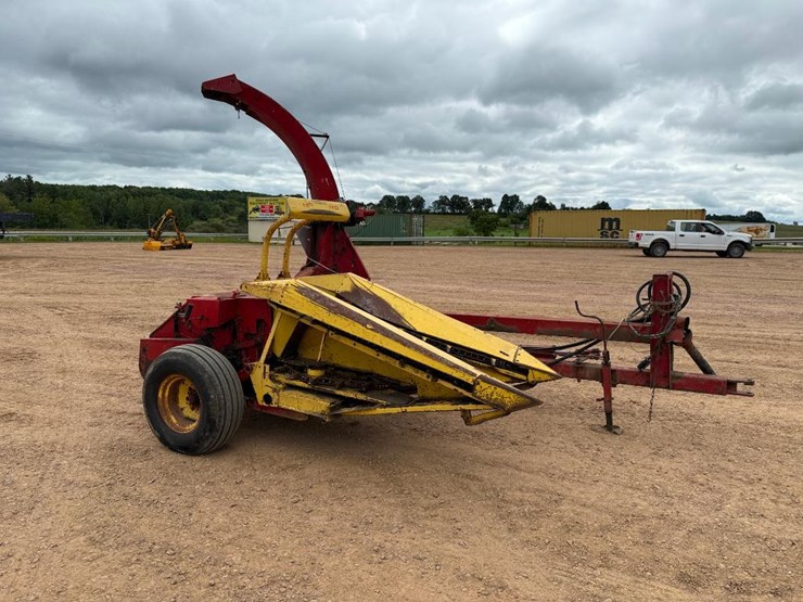 new-holland-770-image-2