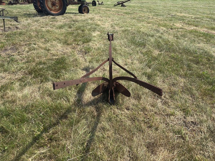 horse-drawn-potato-plow-image-5