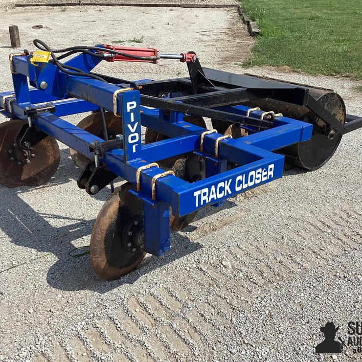 Pivot 5' 3-Pt Track Closer