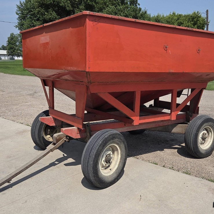 Nu-Bilt Co Gravity Wagon