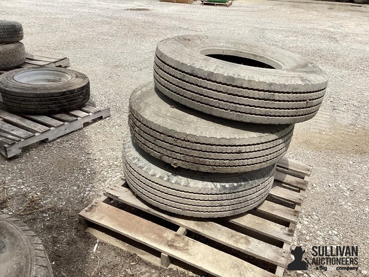 11r17.5-tires-&-rims-image-12