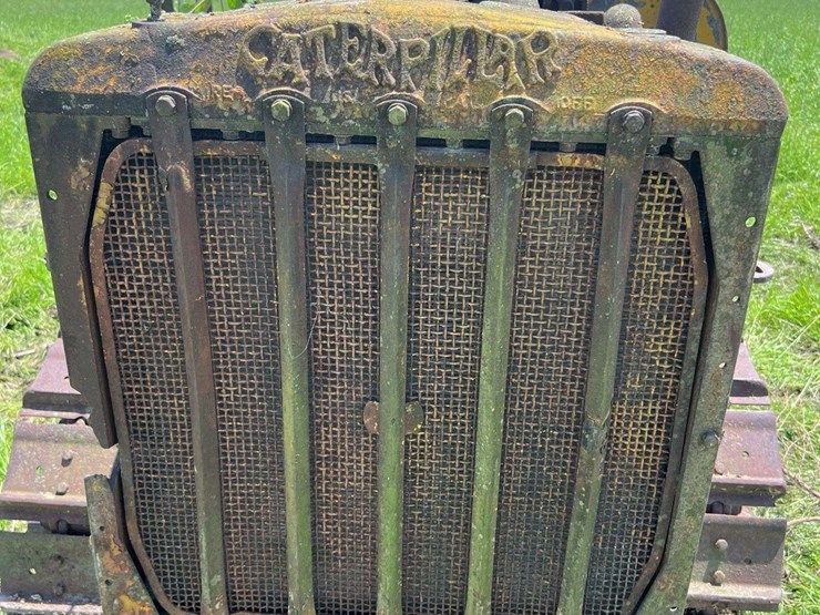 caterpillar-thirty-image-9