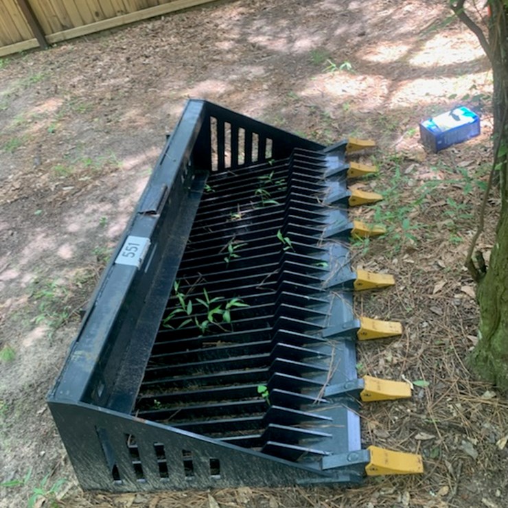 #4003 • Skid Steer Skeleton Bucket