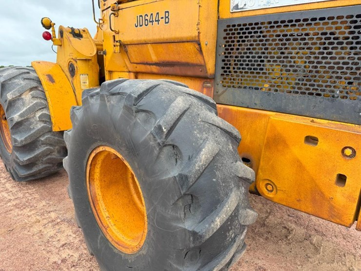 deere-644b-image-7