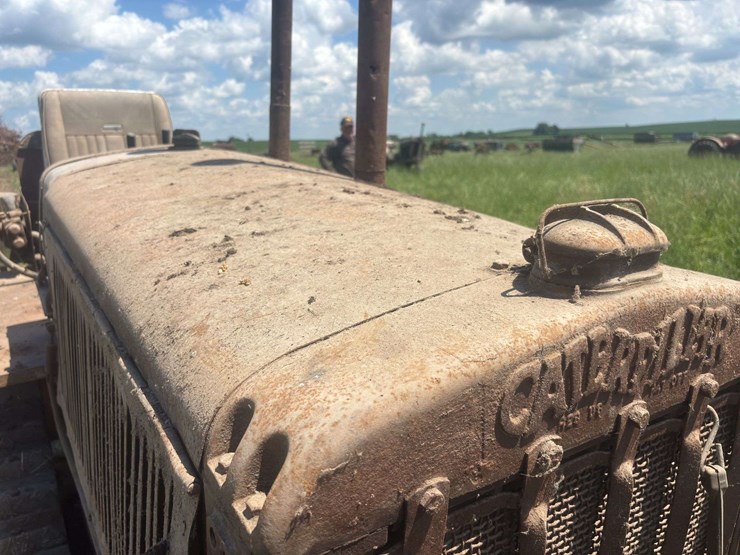 caterpillar-twenty-crawler-image-13