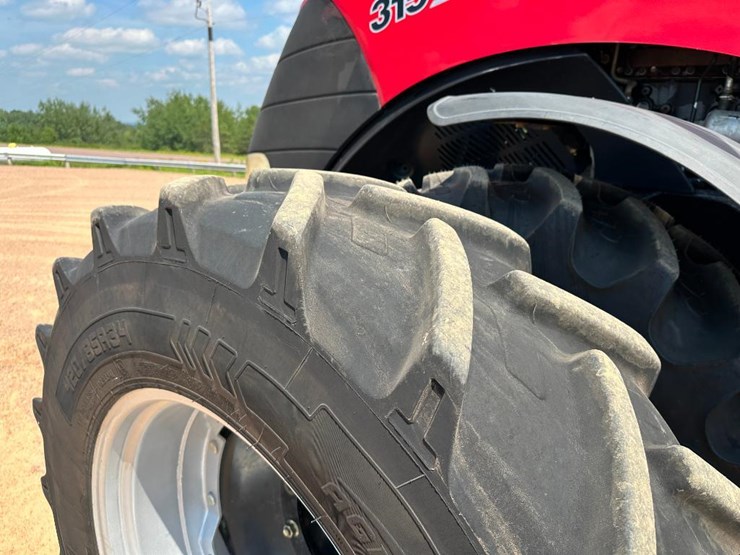 2015-case-ih-magnum-315-image-14
