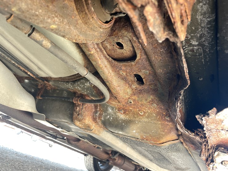 #6296-•-2010-ford-fusion-se-sedan-(has-wi-title)-image-17
