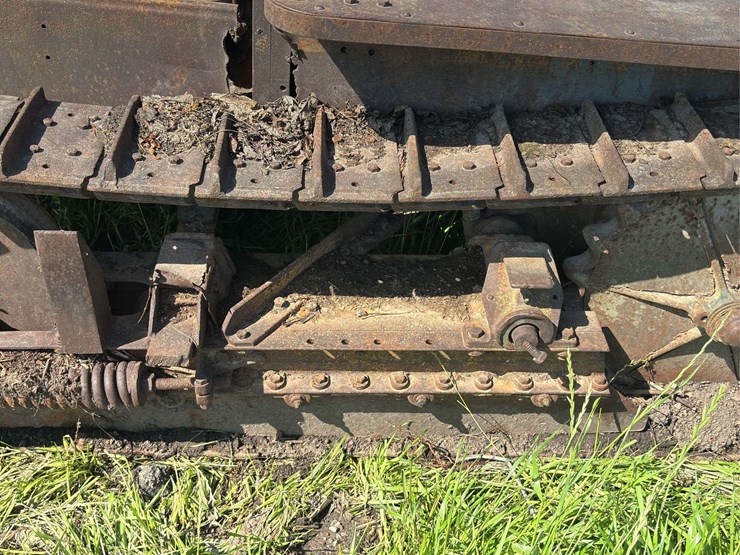 caterpillar-ten-crawler-image-22