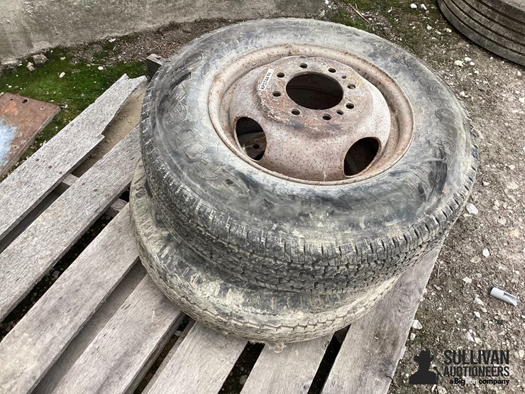 8.75r16.5-tires-&-rim-image-6