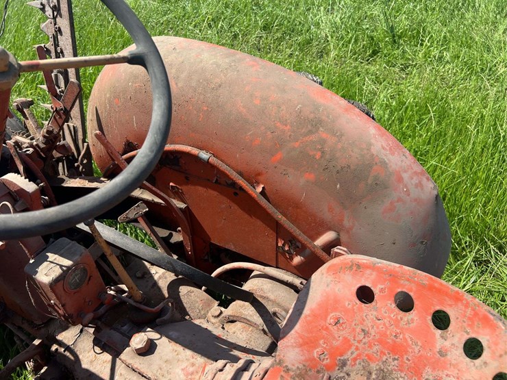 allis-chalmers-with-sickle-mower-image-46