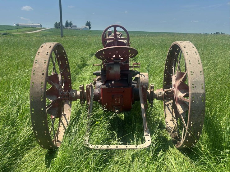 farmall-f12-image-4