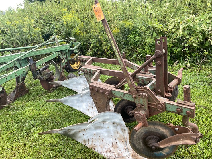 #7462-•-john-deere-moldboard-plow-image-6