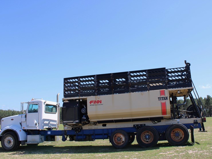 2011-peterbilt-367-image-3