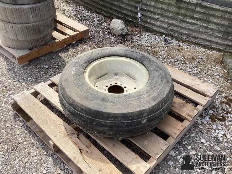 11l-15-tire-&-rim-image-5