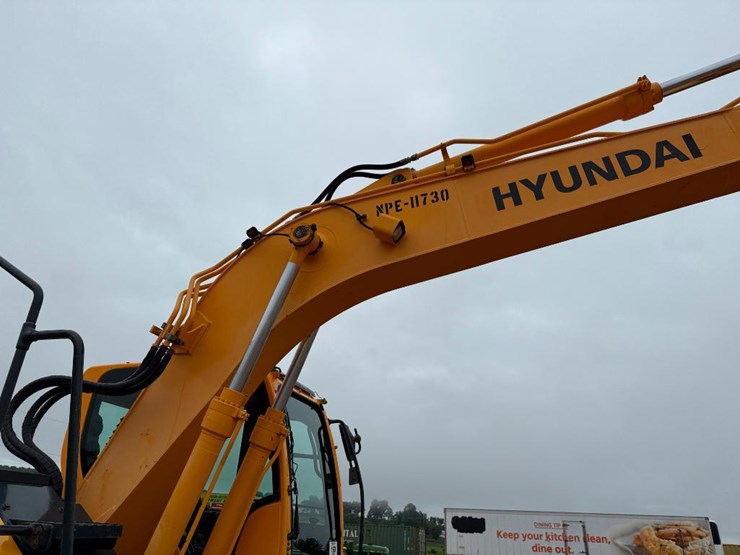 2013-hyundai-hx145-lcr-image-30