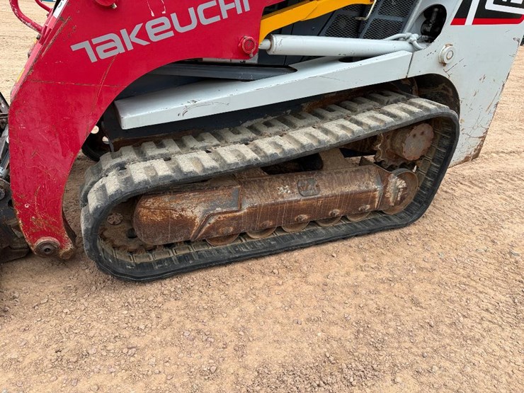 2015-takeuchi-tl12-image-7