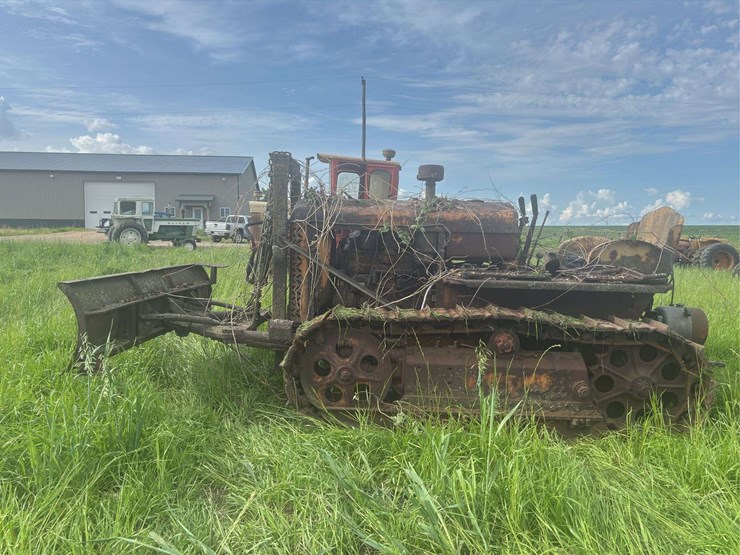 oliver-cleatrac-adh-crawler-image-2