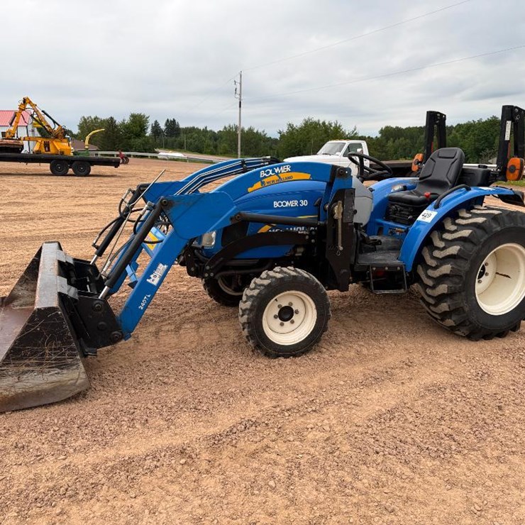 2010 NEW HOLLAND BOOMER 30