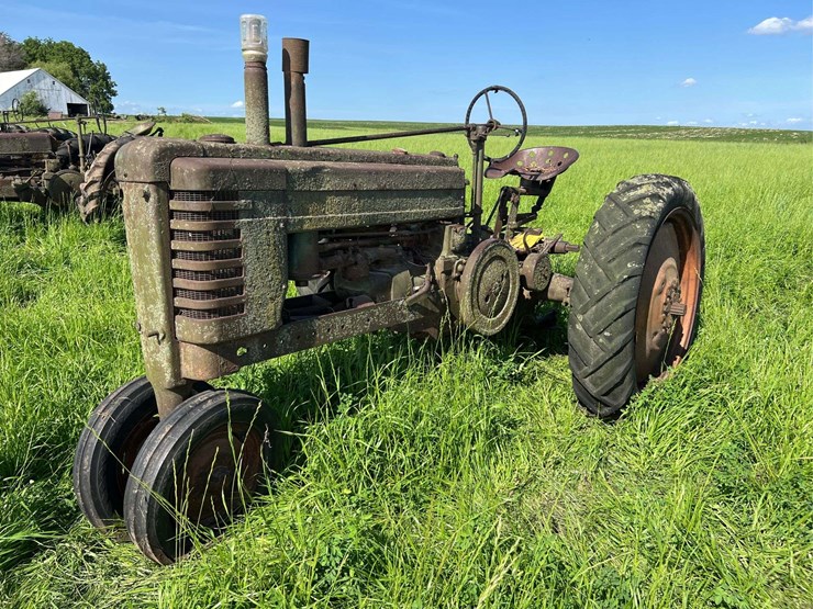 john-deere-model-b-image-1