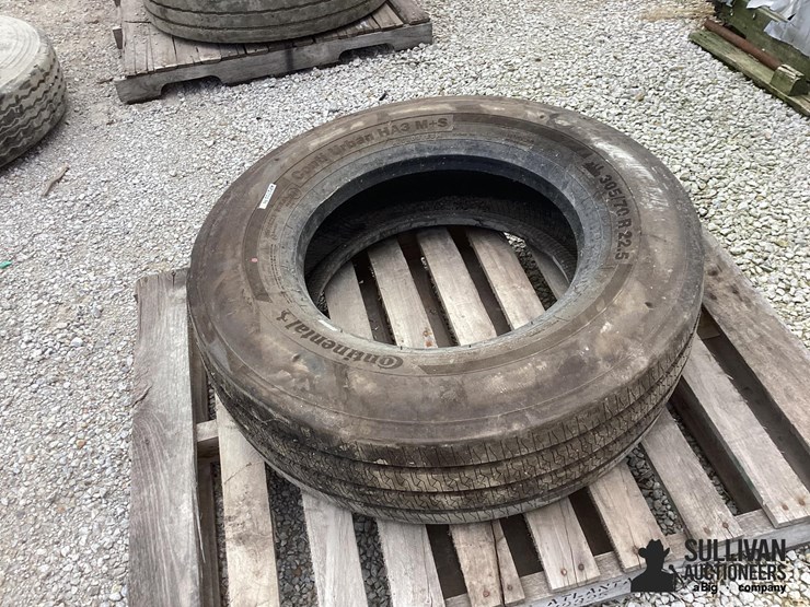 305/70r22.5-tire-image-12