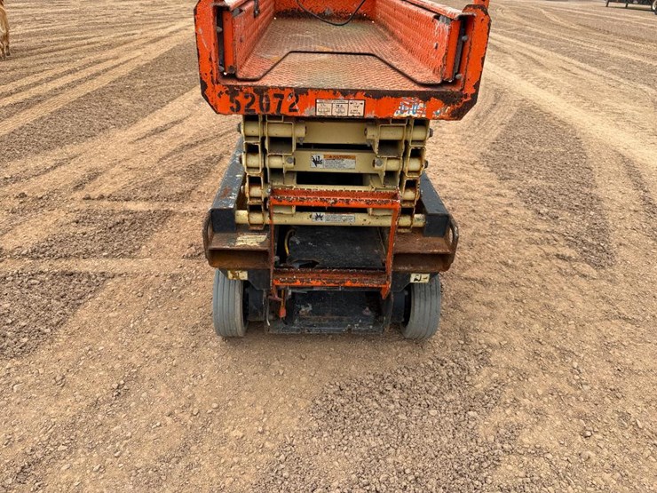 2017-jlg-1932r-image-13