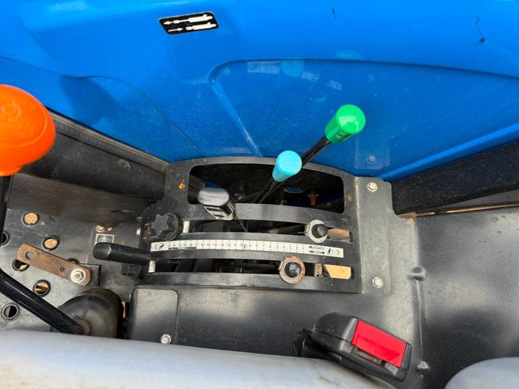 2019-new-holland-workmaster-70-image-42