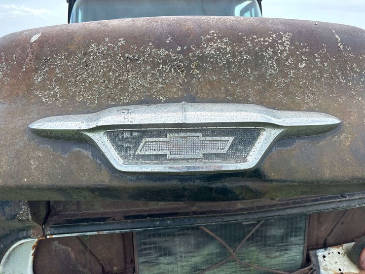 chevy-400-truck-with-minneapolis-moline-corn-sheller-image-21