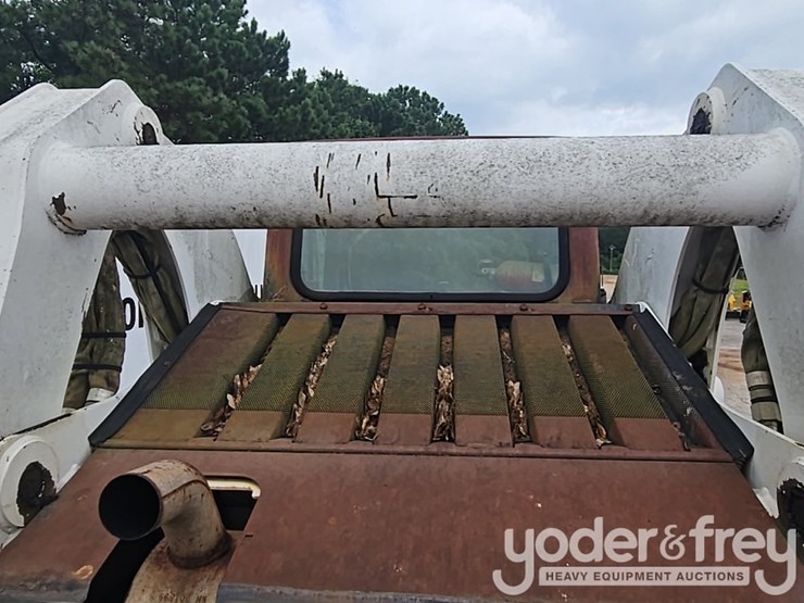 2007-bobcat-t300-image-23