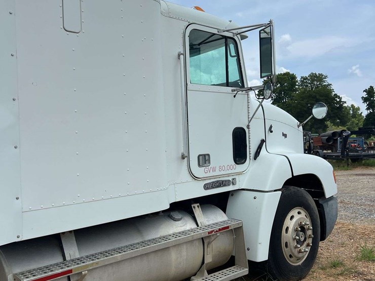 1996-freightliner-t/a-sleeper-semi-truck-*inop-image-18