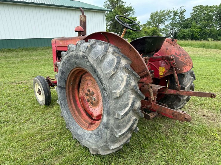 ih-b450-with-3pt-image-7