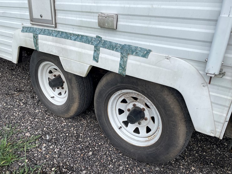 #6294-•-1995-prowler-5th-wheel-travel-trailer-(has-wi-title)-image-15