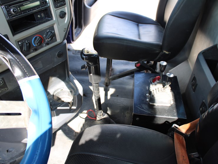 #2201-•-2014-mack-cxu613-roll-off-truck-image-8