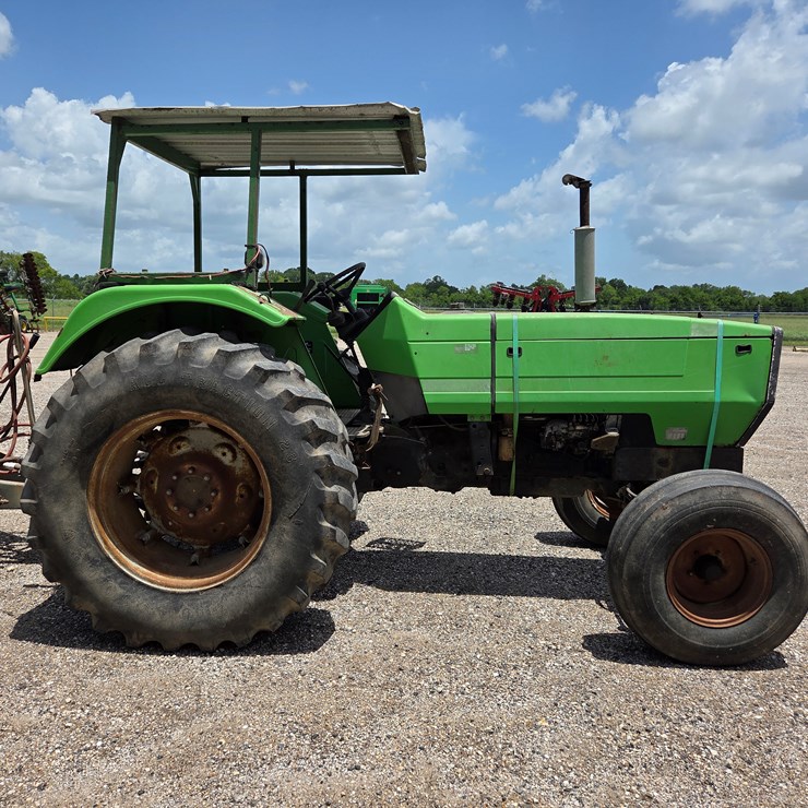 #2406 • Deitz-Fahr D1070S Tractor