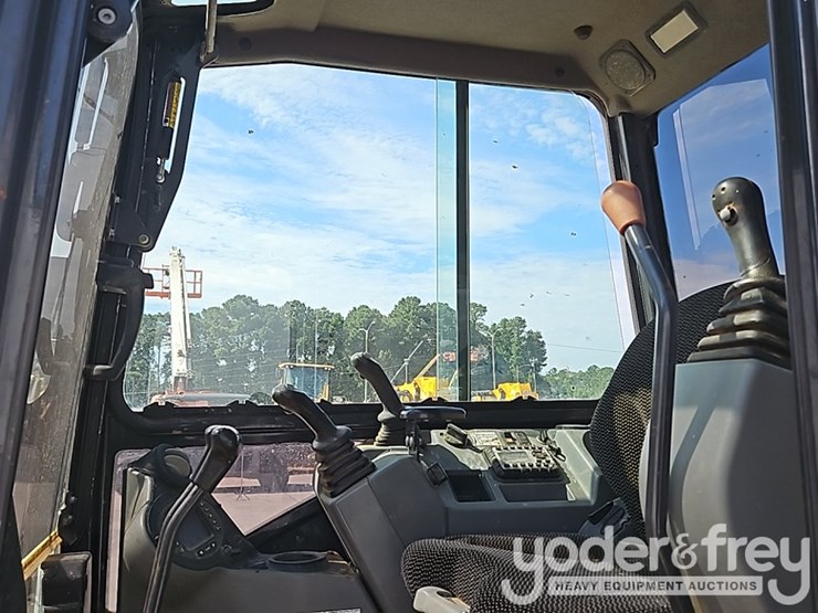 2021-bobcat-e35-image-48