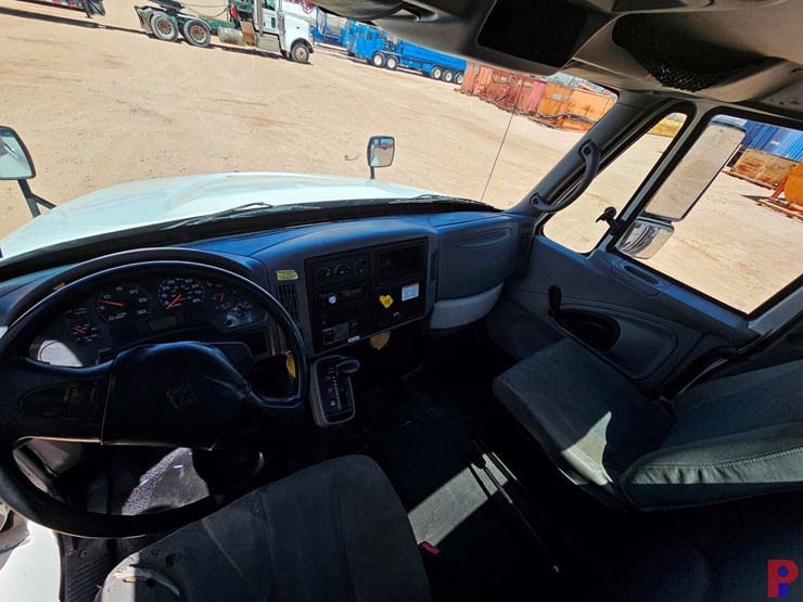 2003-international-durastar-4300-image-7