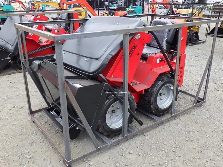 2025-agt-sda-140w-skid-steer-loader-image-1