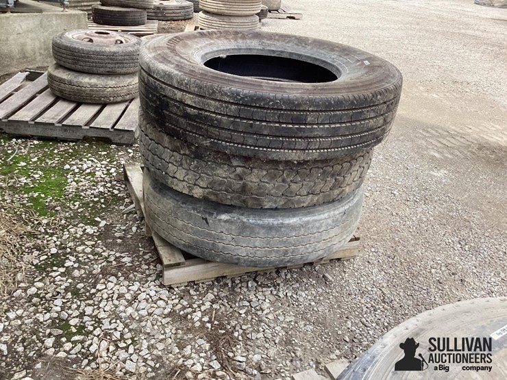 11r22.5-tires-&-rims-image-7