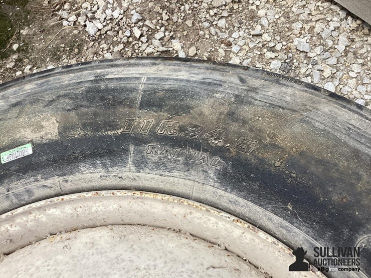 11r24.5-tires-&-rims-image-9