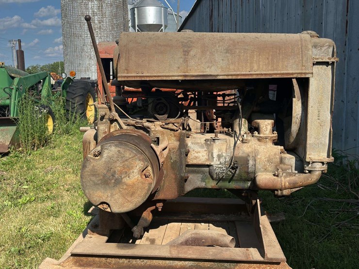 john-deere-model-w111-engine-image-5