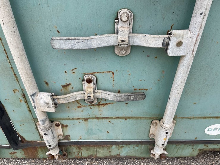 #1358-•-40'-shipping-container-(of)-image-15