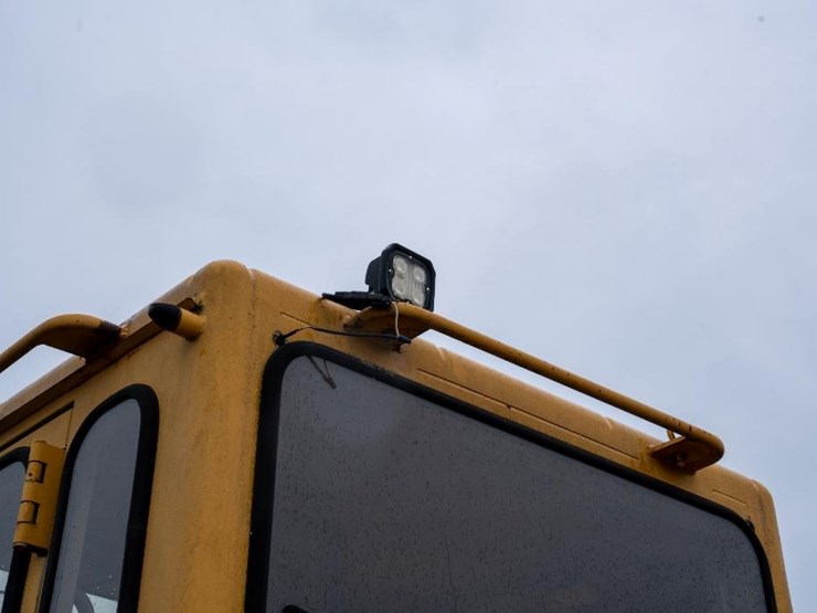 1996-deere-344g-image-15